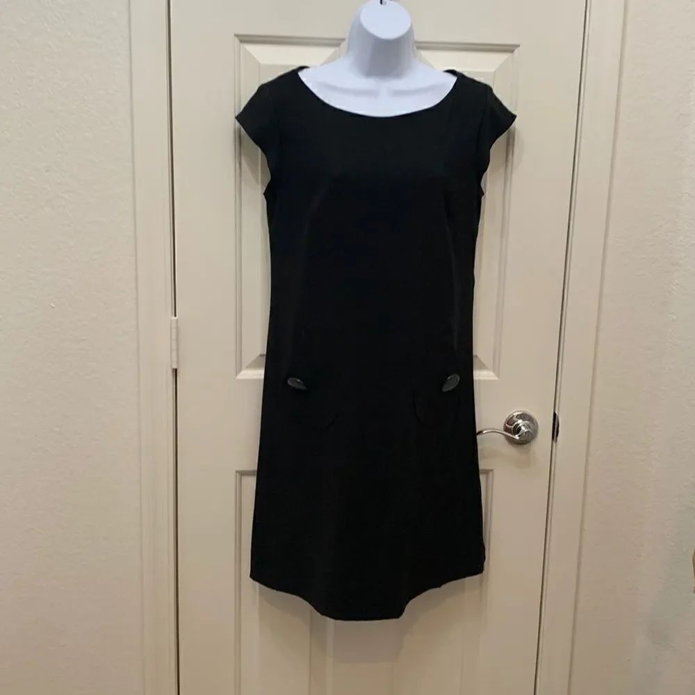 Dress Barn Size 8 Black Scoop Neck Cap Sleeve Front Pockets Zippered Back Midi